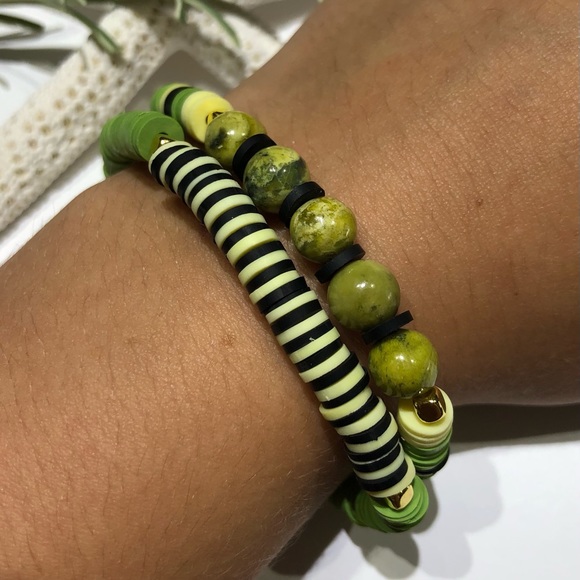 Clay beaded stretch bracelet - Picture 3 of 4